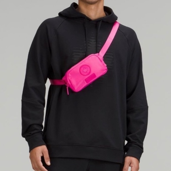 NEW Team Canada sonic pink mini belt bag - Picture 7 of 8